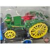 Image 4 : John Deere Vintage Truck & Tractor Set : 1931 Hawkeye Flatbed Truck & 1919 Waterloo Boy Tractor (ERT
