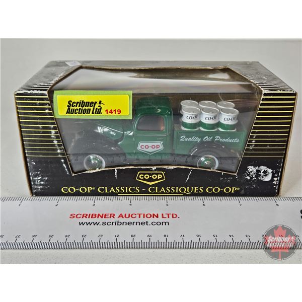 CO-OP Classics FORD Truck "Quality Oil Products" (Scale 1:32) (Box Measures : 3-1/8"H x 7"W x 3-1/8"