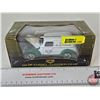 Image 1 : CO-OP Classics FORD Truck "Quality Co-op Products" (Scale 1:32) (Box Measures : 3-1/8"H x 7"W x 3-1/