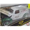 Image 4 : CO-OP Classics FORD Truck "Quality Co-op Products" (Scale 1:32) (Box Measures : 3-1/8"H x 7"W x 3-1/