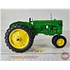 Image 6 : John Deere 40 Tractor (ERTL) (Scale 1:16)