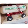 Image 3 : Anhydrous Ammonia Tank (ERTL) (Scale 1:16) (Box Measures : 5-1/2"H x 11-1/2"W x 5-1/2"D)