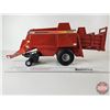 Image 10 : Hesston 4755 Large Rectangular Baler (ERTL) (Scale 1:16)