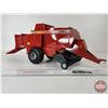 Image 4 : Hesston 4755 Large Rectangular Baler (ERTL) (Scale 1:16)