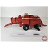 Image 5 : Hesston 4755 Large Rectangular Baler (ERTL) (Scale 1:16)