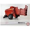 Image 9 : Hesston 4755 Large Rectangular Baler (ERTL) (Scale 1:16)