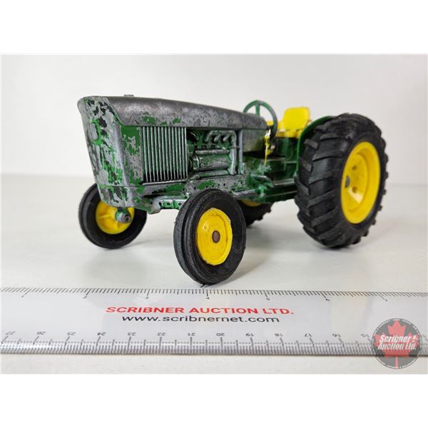 John Deere Utility Tractor (Worn) (Scale 1:16)