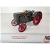 Image 2 : CASE L Tractor (Steel Wheel) (ERTL) (Scale 1:16)