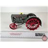 Image 9 : CASE L Tractor (Steel Wheel) (ERTL) (Scale 1:16)