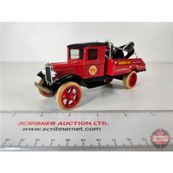 1931 Hawkeye Tow Truck Bank "SHELL" w/Key (Measures : 3-1/2"H x 2-1/4"W x 7-1/4"L)