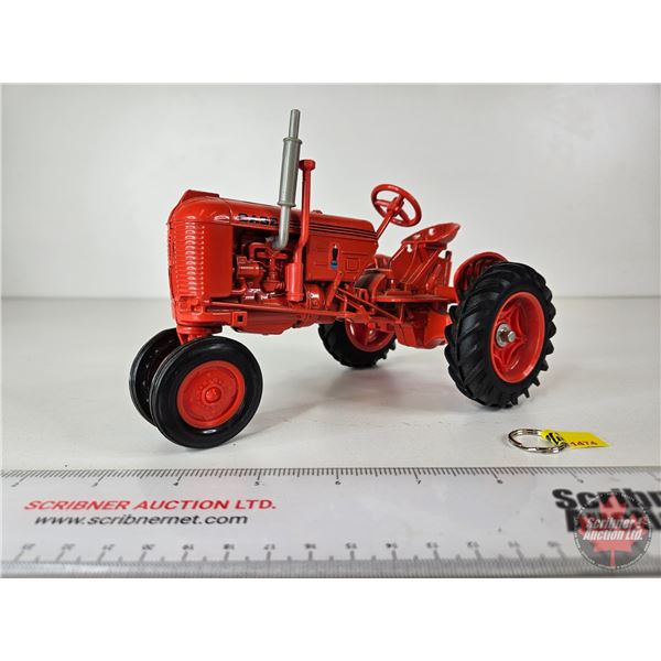 CASE VAC Tractor (ERTL) (Scale 1:16)