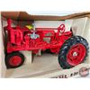 Image 3 : Farmall F-20 McCormick-Deering (ERTL) (Scale 1:16) (Box Measures : 5"H x 9"W x 6"D)