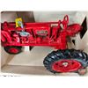 Image 4 : Farmall F-20 McCormick-Deering (ERTL) (Scale 1:16) (Box Measures : 5"H x 9"W x 6"D)