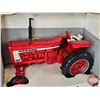 Image 3 : Farmall 806 Tractor (ERTL) (Scale 1:16) (Box Measures : 7-3/4"H x 10-1/2"W x 7"D)