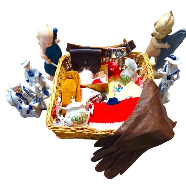 VINTAGE COLLECTIBLES