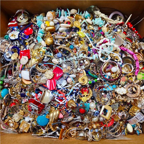 HUGE BOX OF UNSORTED VINTAGE JEWELRY