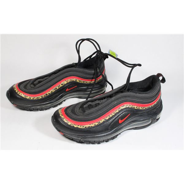 NIKE SHOES SIZE 8 WOMENS