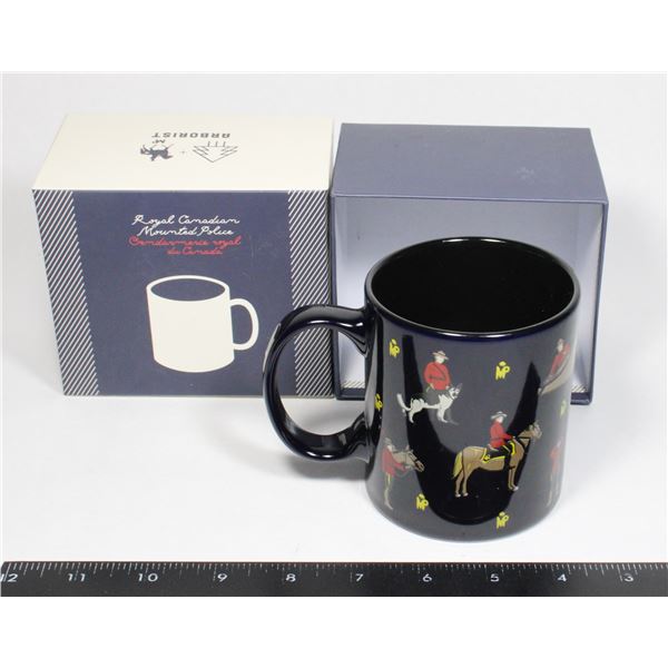 VINTAGE CANADIAN MOUNTED POLICE MUG