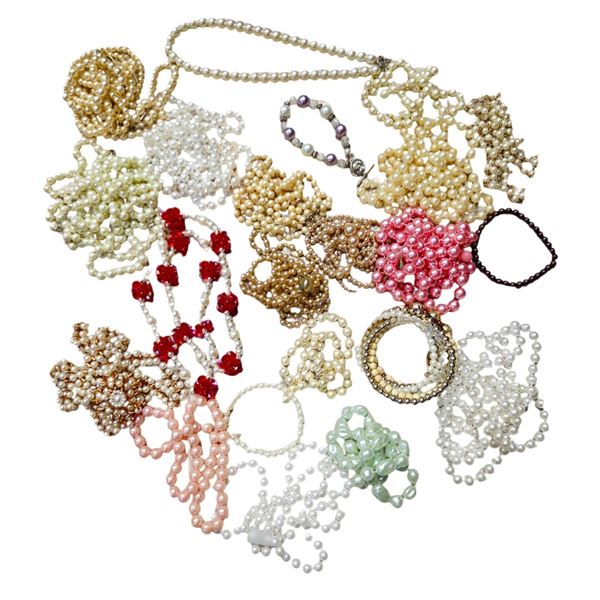 COLLECTION OF VINTAGE JEWELRY