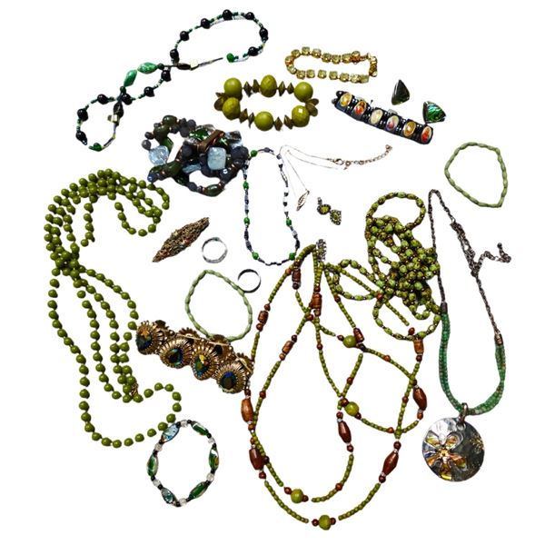 COLLECTION OF GREEN VINTAGE  JEWELRY