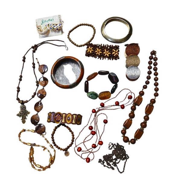 COLLECTION OF VINTAGE JEWELRY