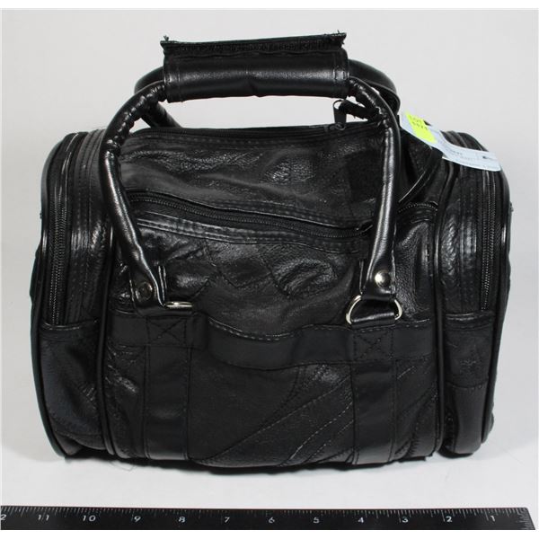 LEATHER TOILETRY BAG