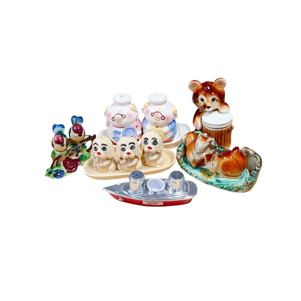 6 SETS OF VINTAGE SALT AND PEPPER SHAKERS