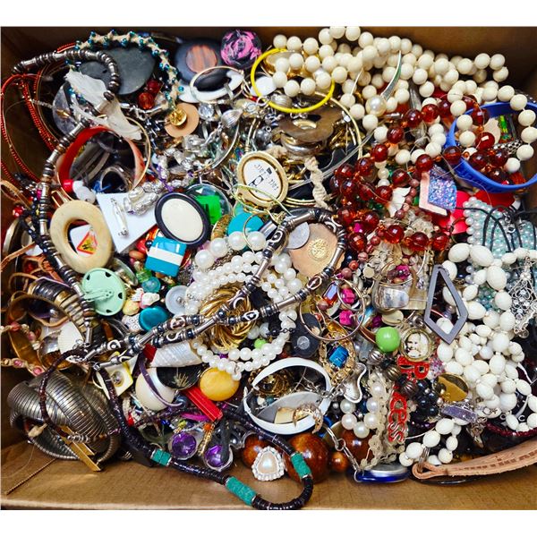 #43 LARGE BOX OF UNSORTED VINTAGE JEWELRY
