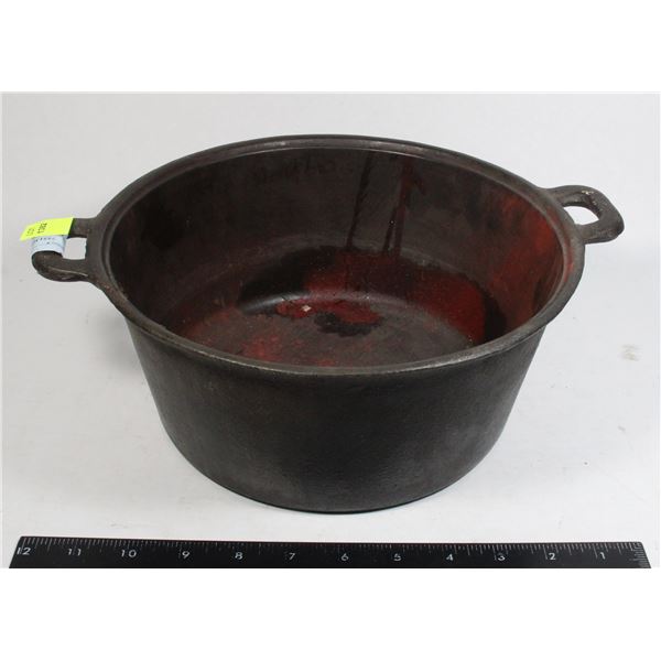 CAST IRON POT