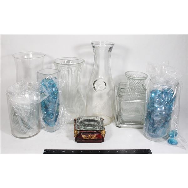 BOX OF FLOWER VASES & MORE