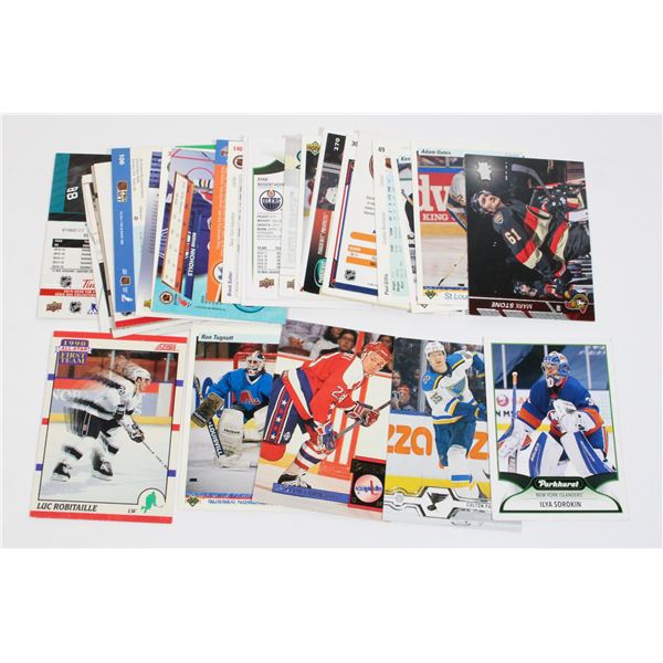PACK OF 30 ASSORTED HOCKEY CARDS