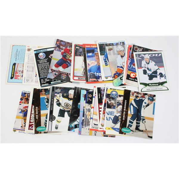 PACK OF 30 ASSORTED HOCKEY CARDS