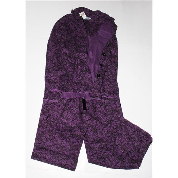 WOMEN'S PAIR OF MATCHING PURPLE PAJAMAS, SIZE M