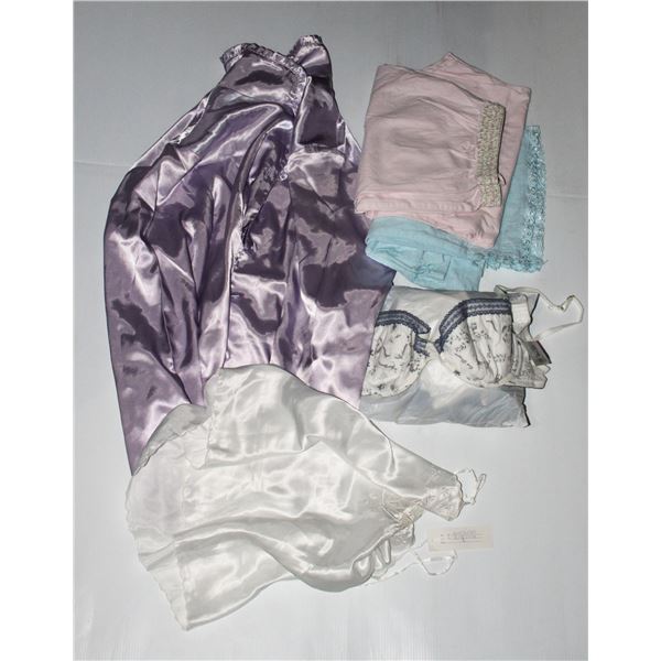 WOMEN'S INTIMATES