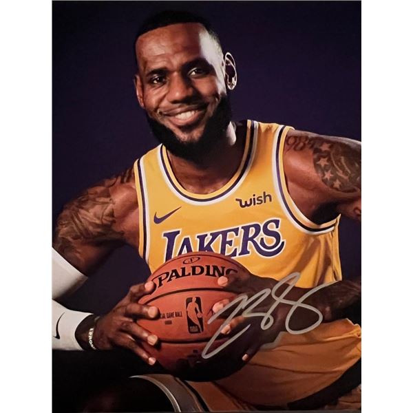 LA Lakers LeBron James signed photo