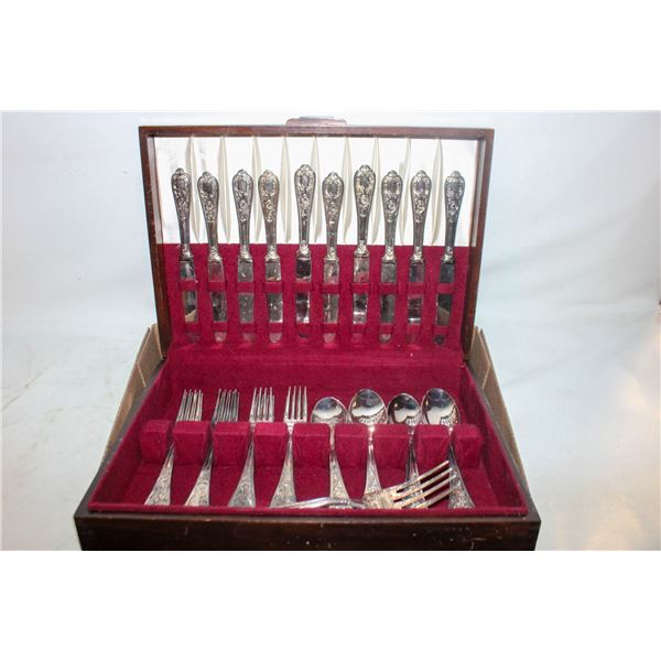 SILVER PLATED SERVING WARE IN CASE