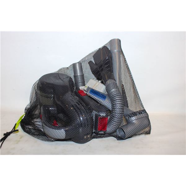 BLACK + DECKER CORDLESS HAND VAC