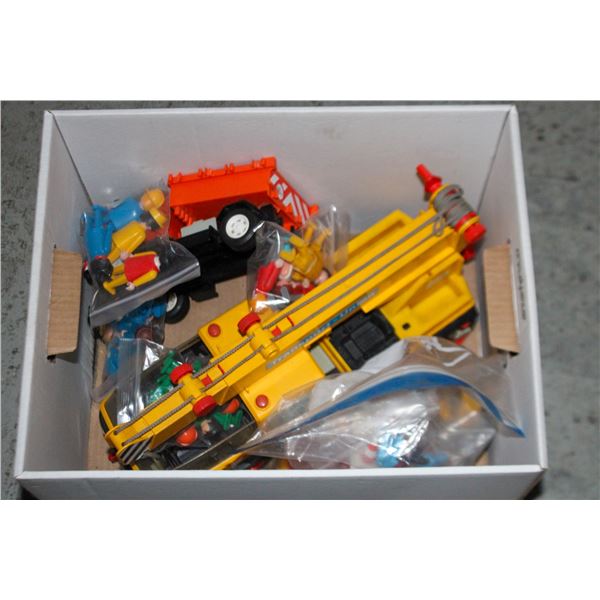 LOT OF VINTAGE PLAYMOBILE TOYS & FIGURES