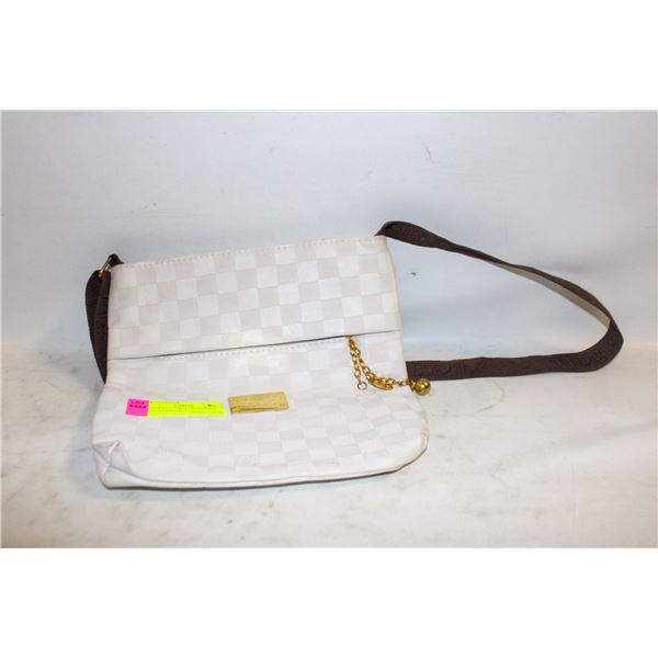 REPLICA LV WHITE CROSS BODY NOT AUTHENTIC