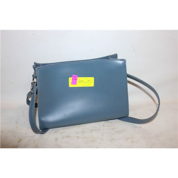 BLUE SINGLE POUCH PURSE WITH HAND AND