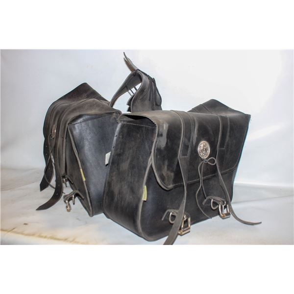 BLACK LEATHER MOTORCYCLE SADDLE BAG
