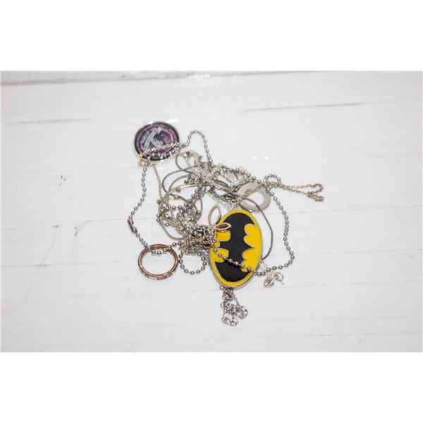 LOT OF 4 NECKLACES + RING + PENDANT