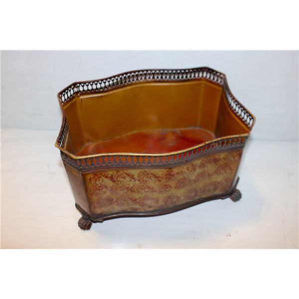 VINTAGE FRENCH PLANTER