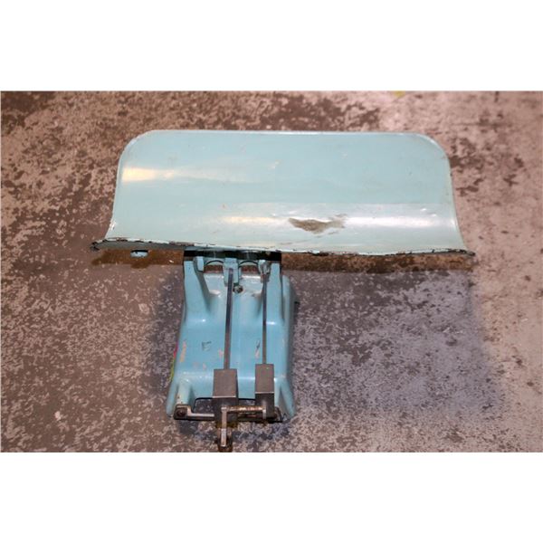 VINTAGE NAVAJO WEAVED 5FT RUG/TAPESTRY-ESTATE