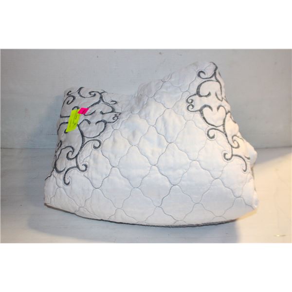 QUEEN QUILTED BED COVER