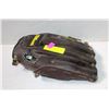 Image 1 : WILSON LEATHER LEFT HAND BASEBALL GLOVE-ESTATE