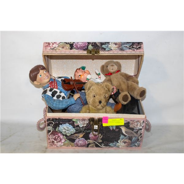 ESTATE TRUNK FULL WITH COWBOY, BEARS, ELF-ESTATE