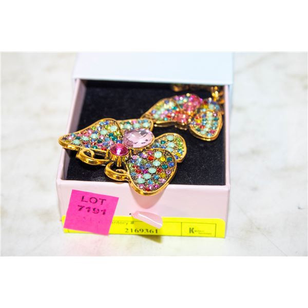 NEW RHINESTONE INLAID THREE BUTTERFLY