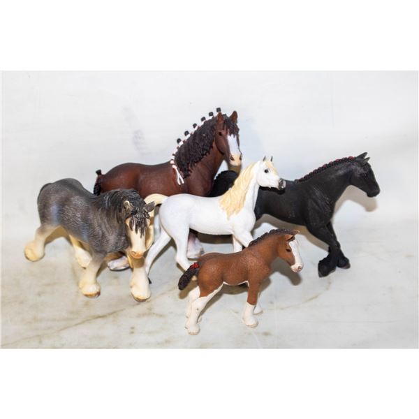 5 SCHLEICH HORSES ALL TOGETHER-ESTATE