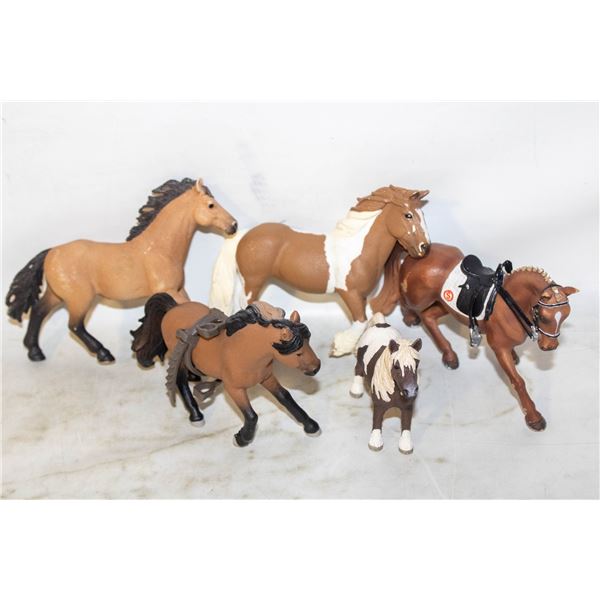 5 SCHLEICH HORSES ALL TOGETHER-ESTATE
